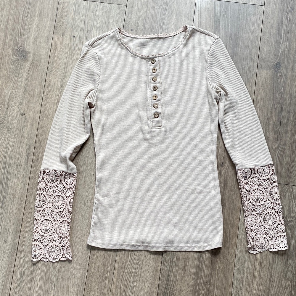 NWOT - Women's Beige Boho Sleeve Henley Top